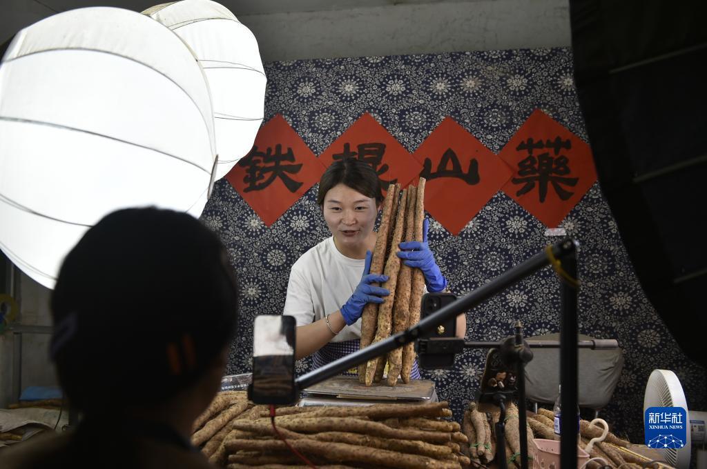 皇冠总站棋牌平台